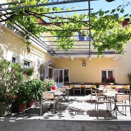 Rooms And Apartment Ambrozic Vremski Britof Exterior foto
