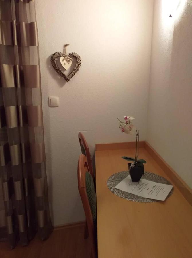 Rooms And Apartment Ambrozic Vremski Britof Exterior foto