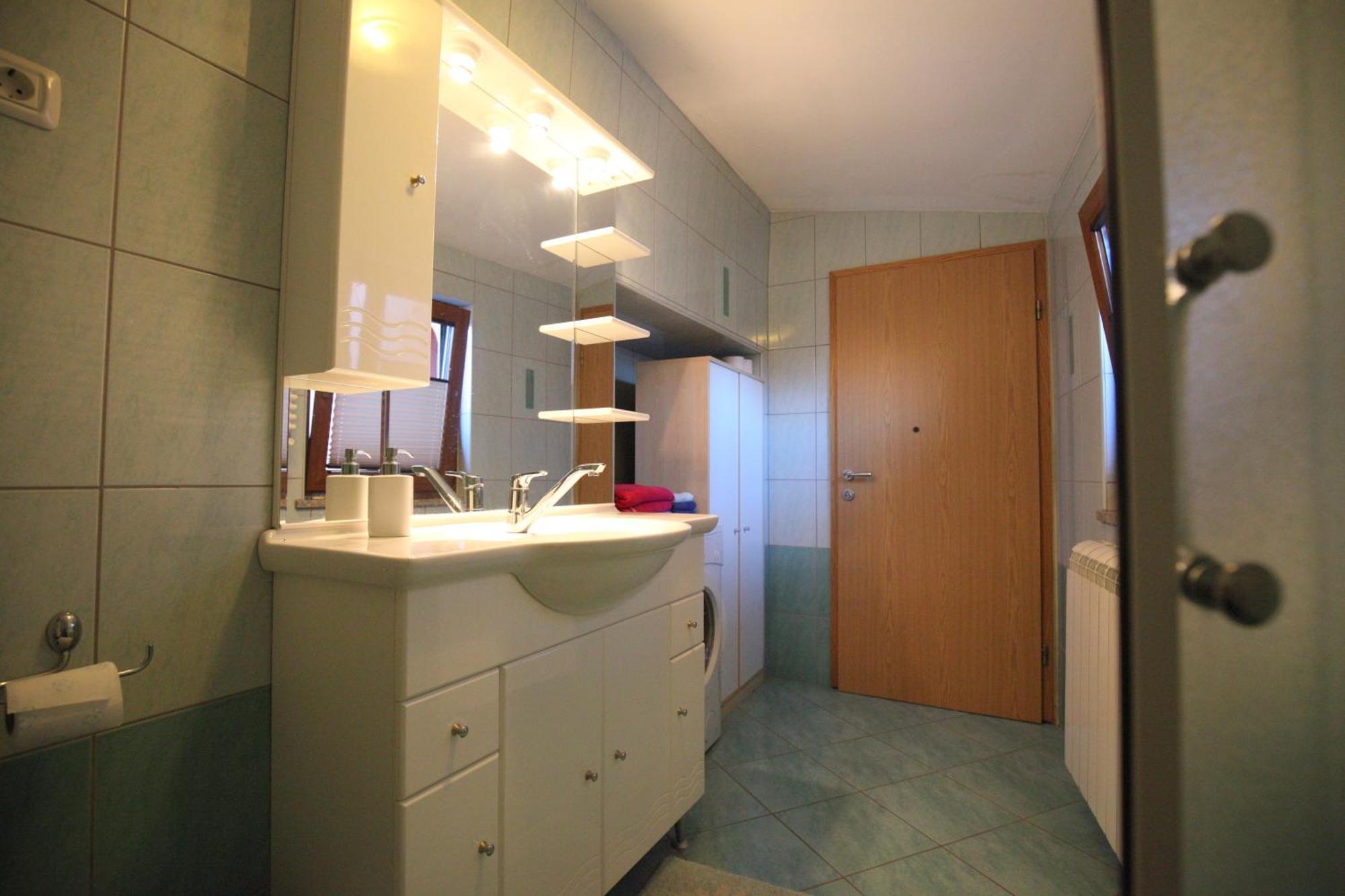 Rooms And Apartment Ambrozic Vremski Britof Exterior foto